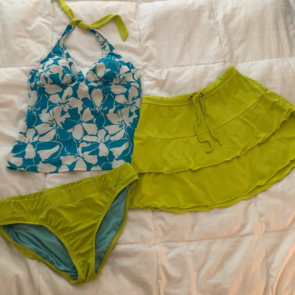 Athleta tankini with matching skirt